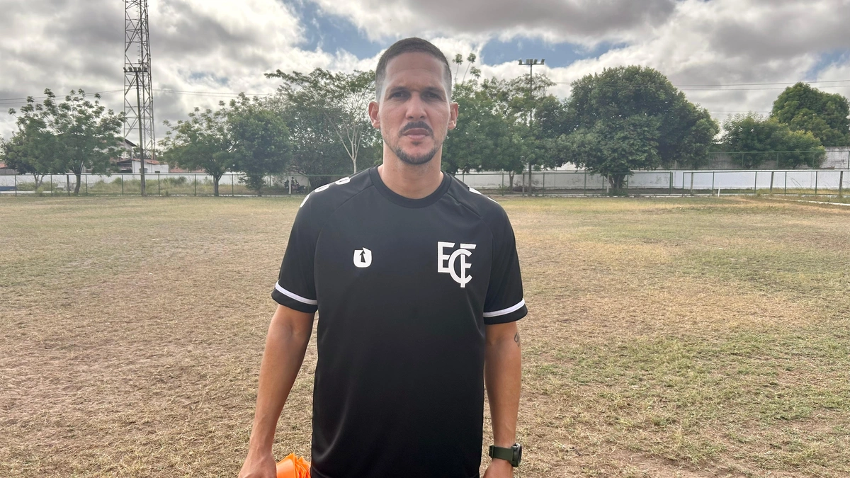 Técnico do Flamengo Felipe Souza