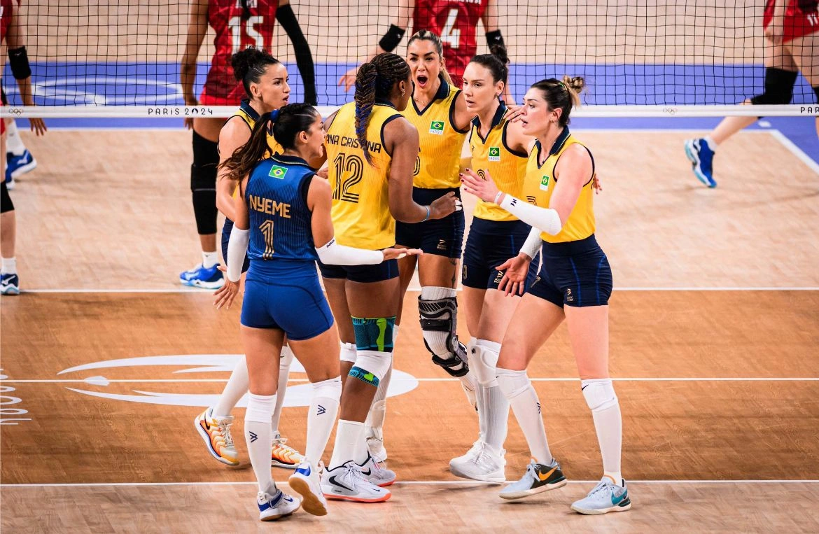 Vôlei feminino passa fácil pelo Japão e garante vaga antecipada nas quartas