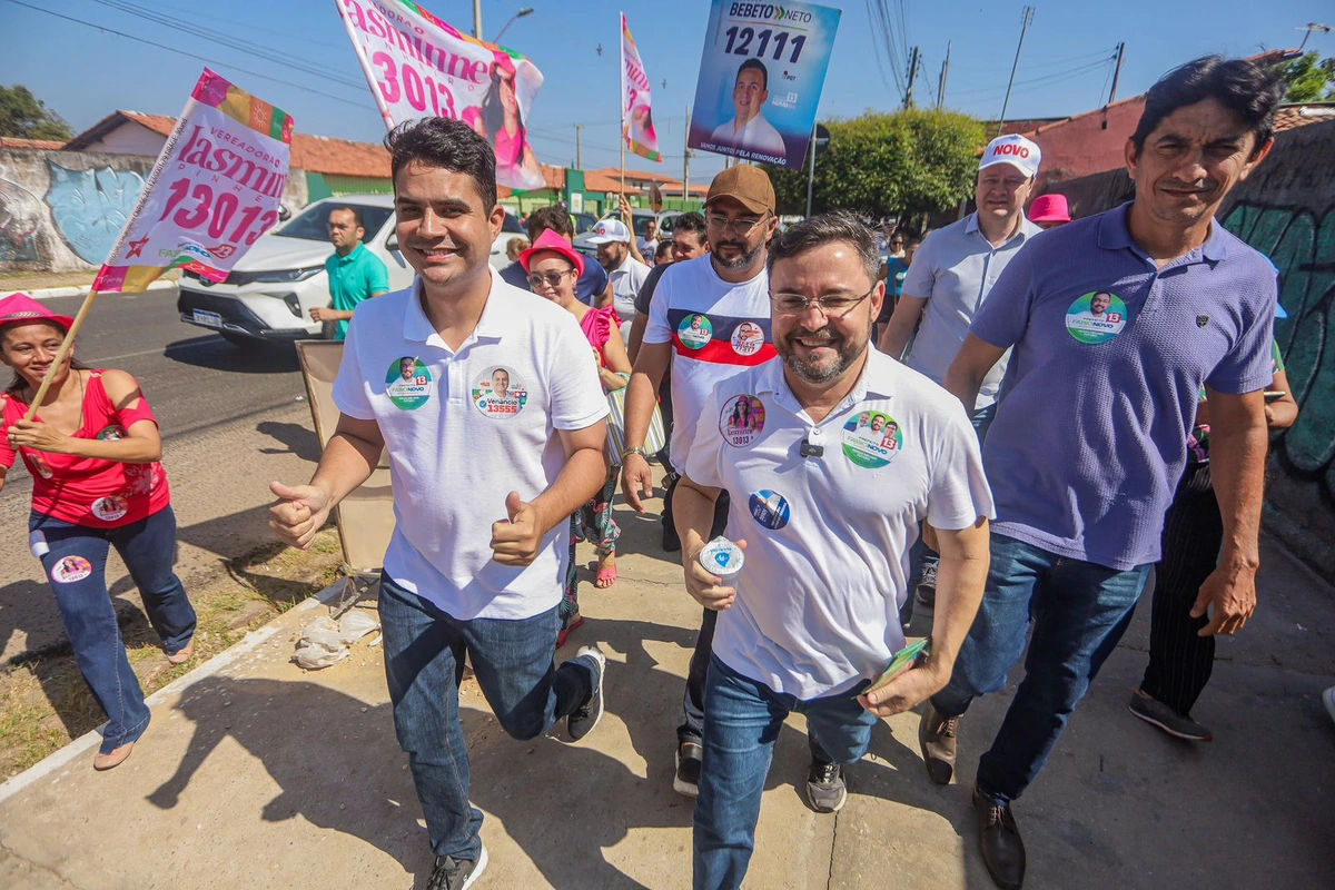 Ao lado de Bárbara do Firmino, Fábio Novo participa de caminhada em Teresina