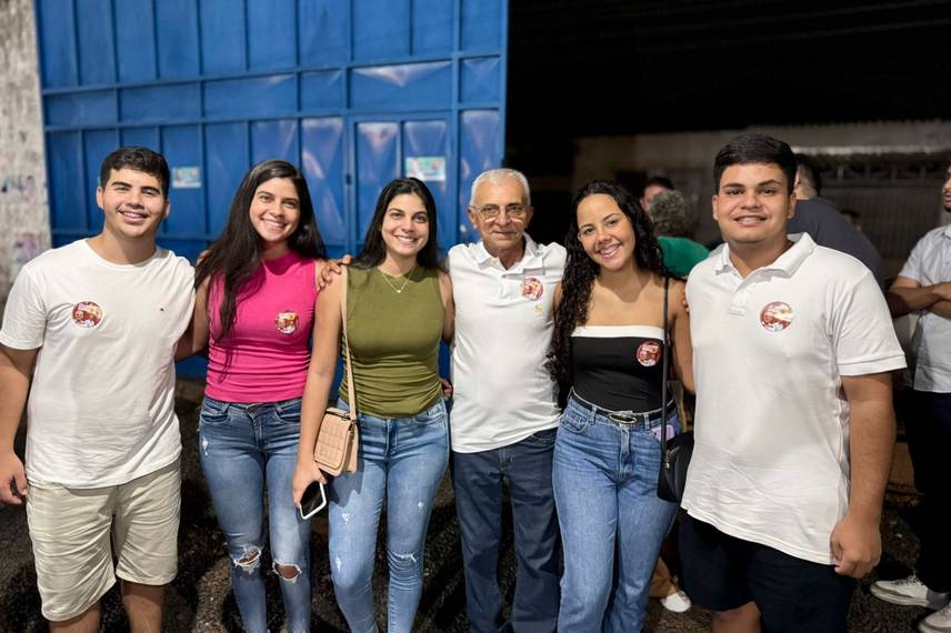 Candidato a prefeito de Ribeiro Gonçalves reúne centenas de apoiadores em Teresina Candidato a prefeito de Ribeiro Gonçalves reúne centenas de apoiadores em Teresina