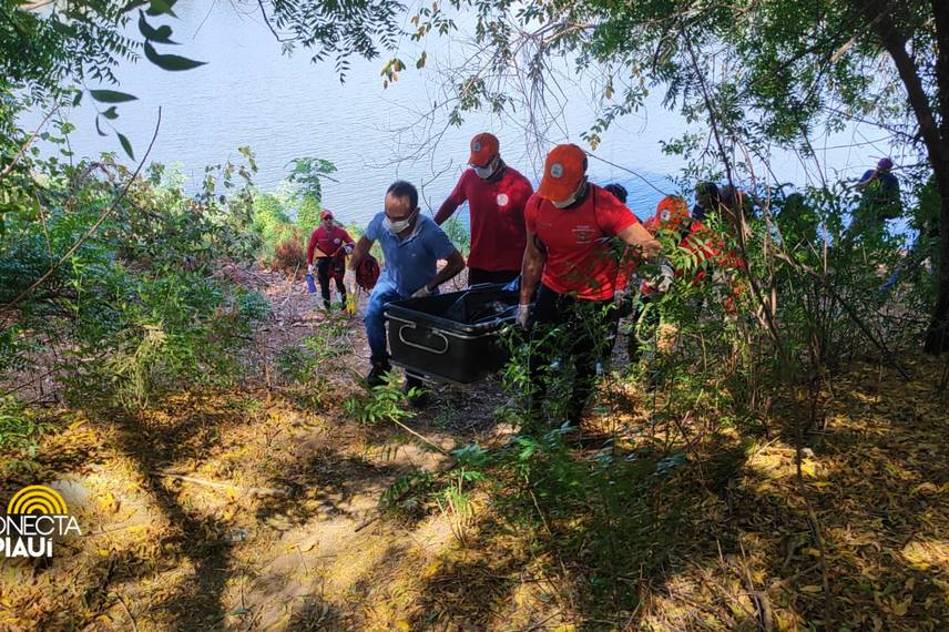 Corpo é encontrado boiando no Rio Poty na zona Sudeste de Teresina Corpo é encontrado boiando no Rio Poty na zona Sudeste de Teresina
