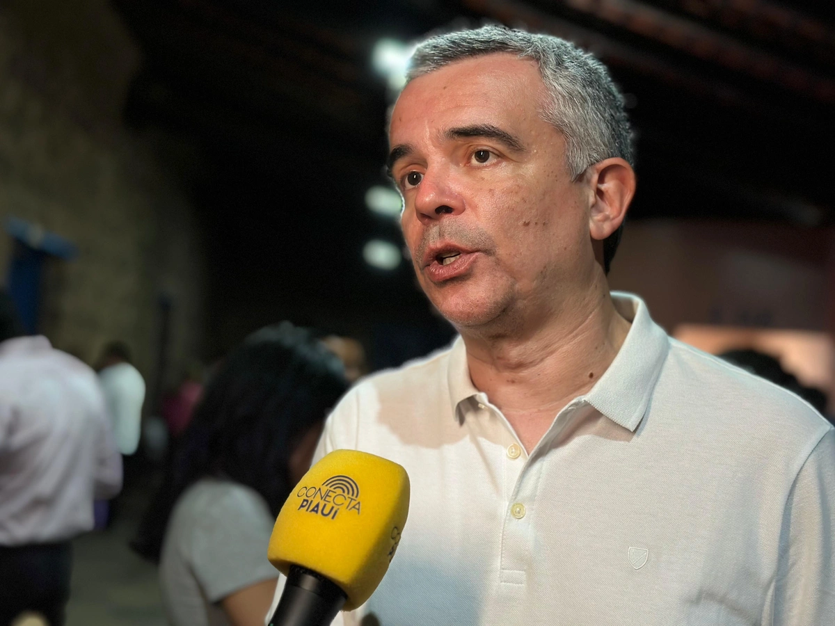 Dr. Hélio discute desenvolvimento econômico em plenária com empreendedores em PHB