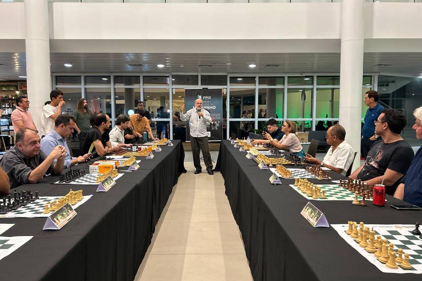 Enxadrista Mequinho participa de 20 partidas simultâneas em Teresina Enxadrista Mequinho participa de 20 partidas simultâneas em Teresina