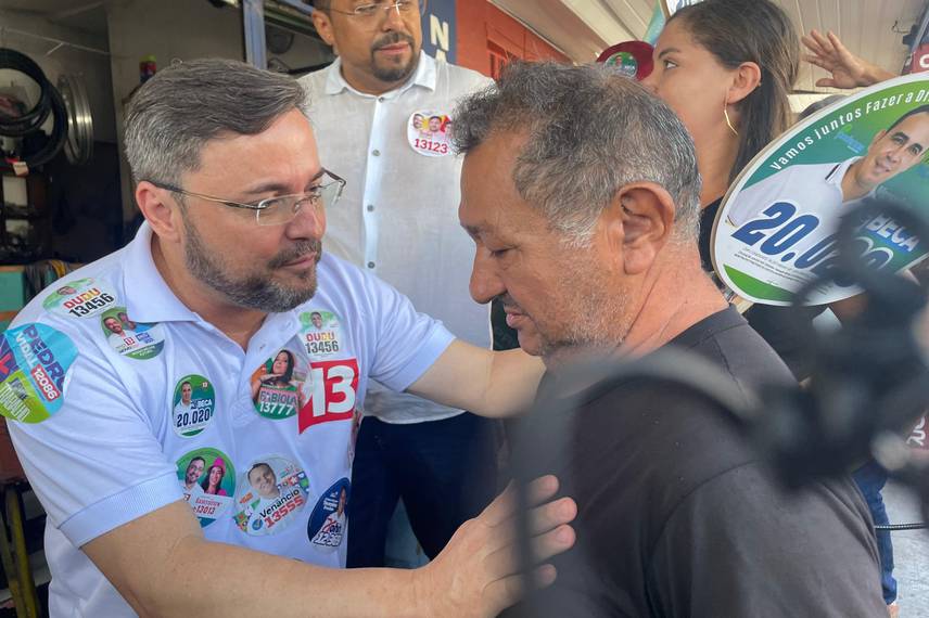 Fábio Novo realiza caminhada com muitos apoiadores na zona Leste de Teresina Fábio Novo realiza caminhada com muitos apoiadores na zona Leste de Teresina
