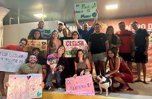 Familiares e amigos de Creusa Angélica no Aeroporto de Teresina (Foto: Pedro Melo/Conecta Piauí)