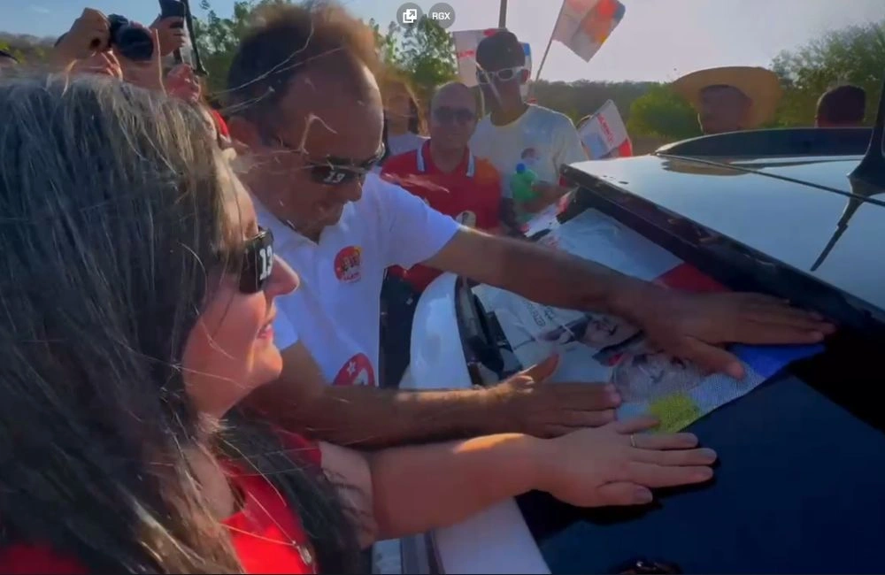Gilson e Lanussa realizam maior adesivaço da história de Pedro Laurentino