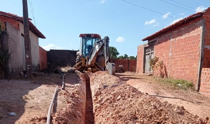 Obra de ampliação da rede de distribuição de água em União