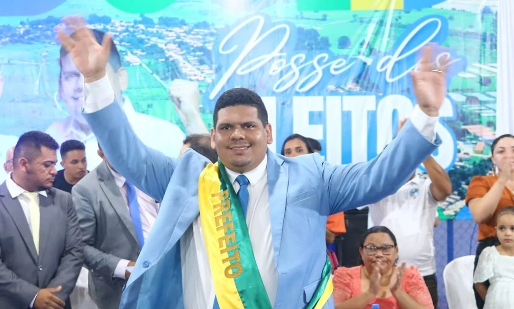 Alandelon toma posse como prefeito de Madeiro e marca compromisso com a população