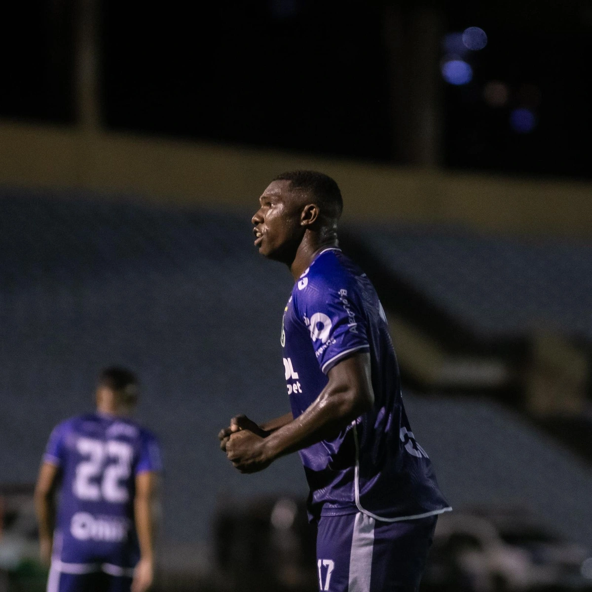 Altos arranca empate no final e se mantém líder do Grupo A