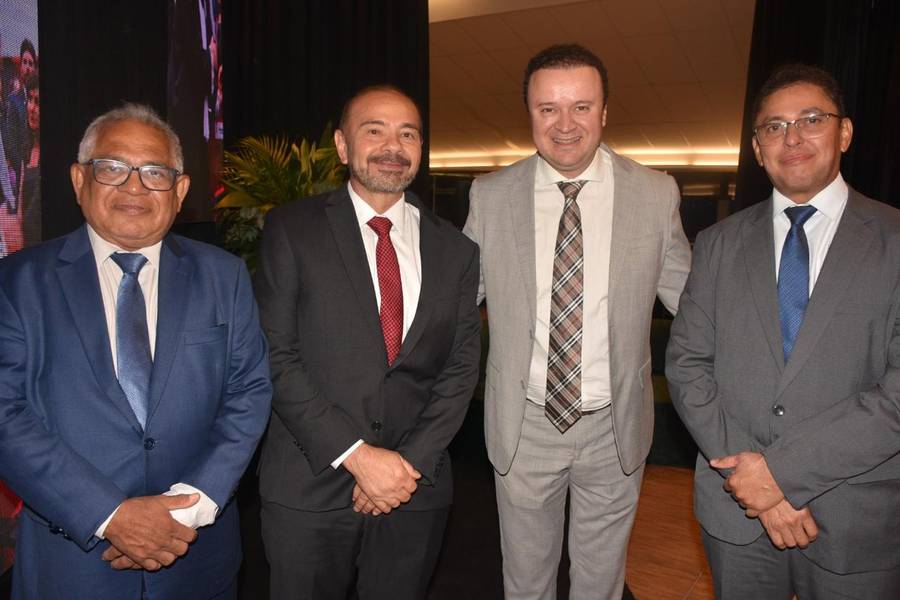 Aderson Nogueira é empossado presidente do TJ-PI e realiza jantar de comemoração