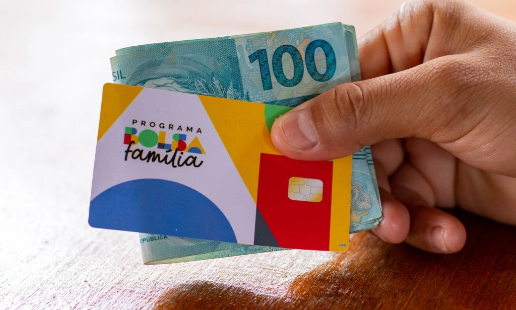 Cerca 1,3 milhão de famílias deixaram o Bolsa Família em 2024, diz governo