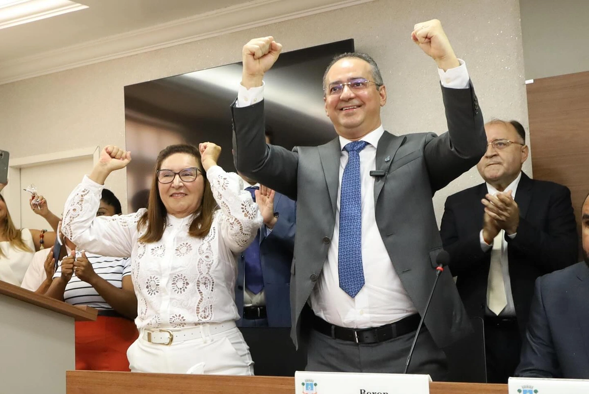 Dr. Hailton Alves toma posse como prefeito de Oeiras para a gestão 2025-2028