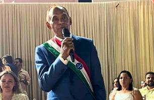 Dr. Zé Luis toma posse como prefeito de Baixa Grande do Ribeiro (Foto: Reprodução)