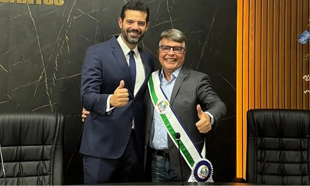 Evandro Abreu é empossado prefeito de Monsenhor Gil e destaca nova gestão