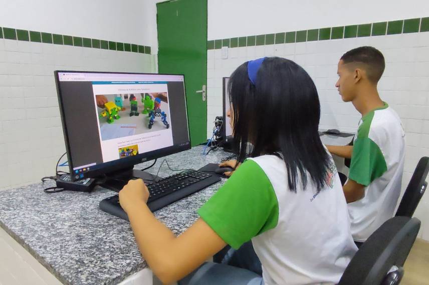 Governador entrega reforma e ampliação de escola na zona Norte de Teresina Governador entrega reforma e ampliação de escola na zona Norte de Teresina