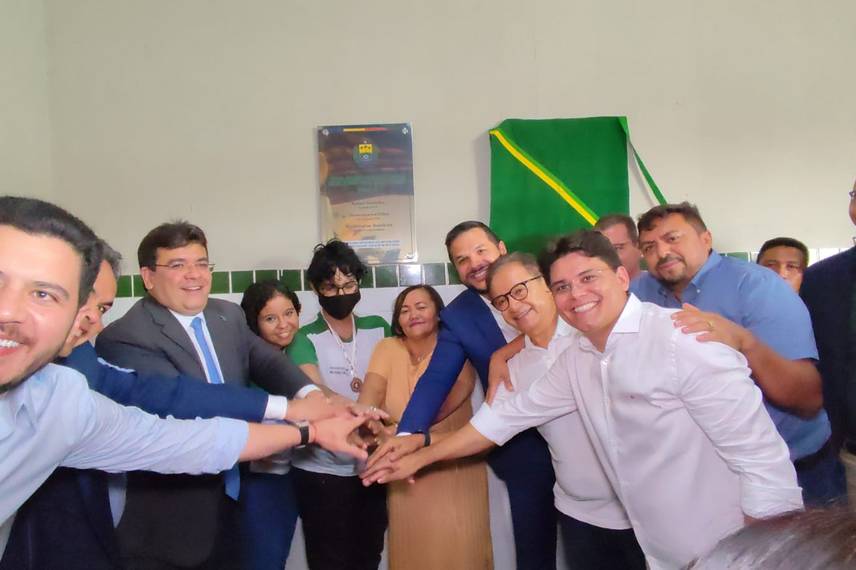 Governador entrega reforma e ampliação de escola na zona Norte de Teresina Governador entrega reforma e ampliação de escola na zona Norte de Teresina