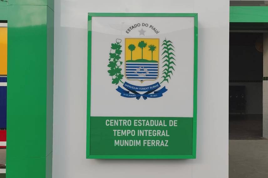 Governador entrega reforma e ampliação de escola na zona Norte de Teresina Governador entrega reforma e ampliação de escola na zona Norte de Teresina