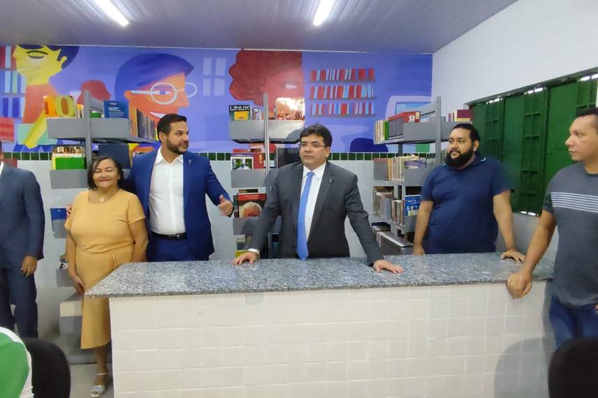 Governador entrega reforma e ampliação de escola na zona Norte de Teresina Governador entrega reforma e ampliação de escola na zona Norte de Teresina