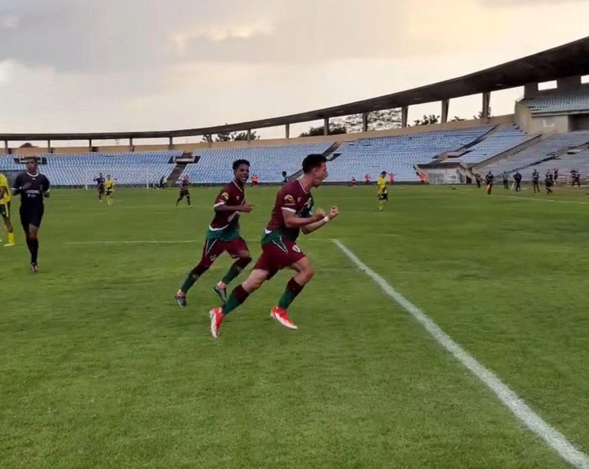 João Sala marca e garante vitória do Fluminense sobre o CAP