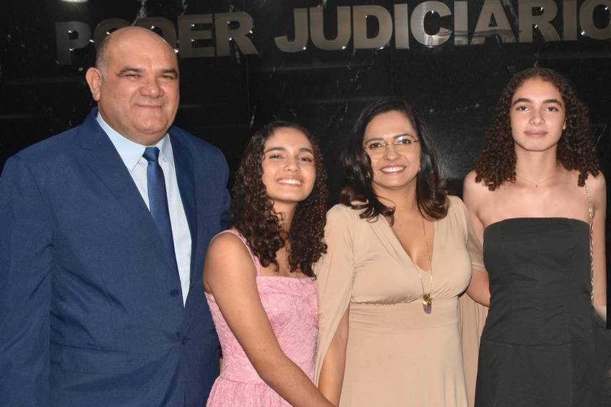 Juíza Keylla Ranyere assume presidência da AMAPI como a primeira mulher no cargo Juíza Keylla Ranyere assume presidência da AMAPI como a primeira mulher no cargo