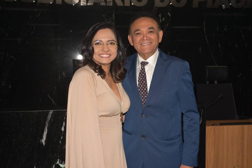 Juíza Keylla Ranyere assume presidência da AMAPI como a primeira mulher no cargo Juíza Keylla Ranyere assume presidência da AMAPI como a primeira mulher no cargo