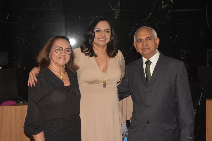 Juíza Keylla Ranyere assume presidência da AMAPI como a primeira mulher no cargo Juíza Keylla Ranyere assume presidência da AMAPI como a primeira mulher no cargo