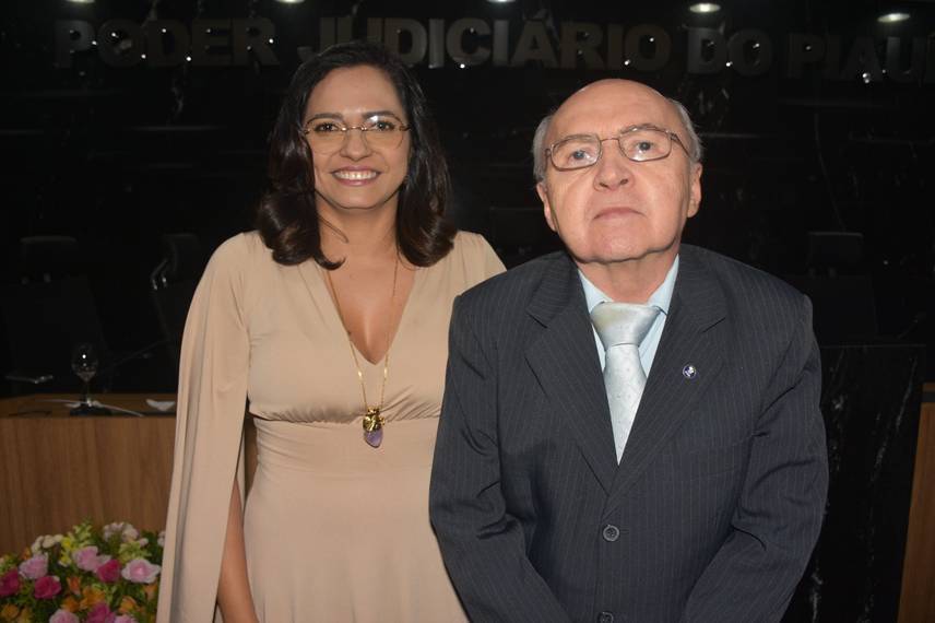 Juíza Keylla Ranyere assume presidência da AMAPI como a primeira mulher no cargo Juíza Keylla Ranyere assume presidência da AMAPI como a primeira mulher no cargo