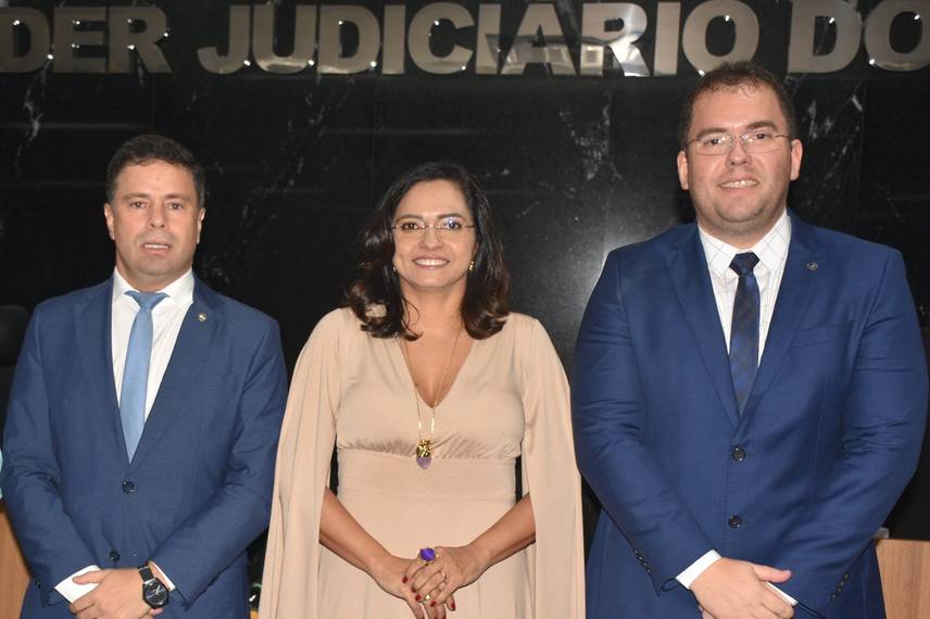 Juíza Keylla Ranyere assume presidência da AMAPI como a primeira mulher no cargo Juíza Keylla Ranyere assume presidência da AMAPI como a primeira mulher no cargo