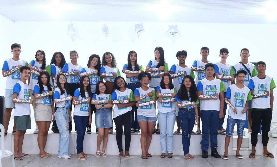 Juventude de Demerval Lobão celebra aprovações no IFPI