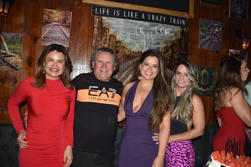 Noite de Rock e MPB reúne jovens em Pub badalado na Zona Leste de Teresina Noite de Rock e MPB reúne jovens em Pub badalado na Zona Leste de Teresina