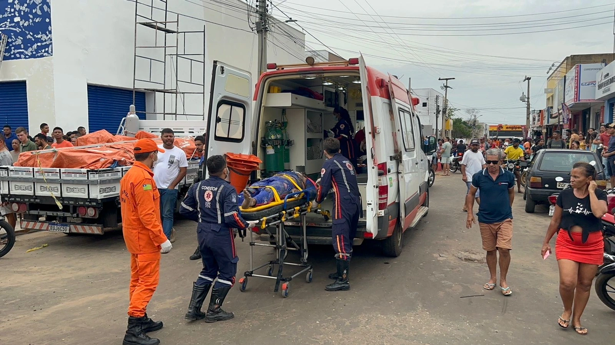 Pintor fica gravemente ferido durante obra de farmácia no centro de Oeiras