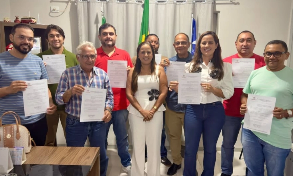 Prefeita de Cocal de Telha anuncia secretariado para 2025 e destaca compromisso