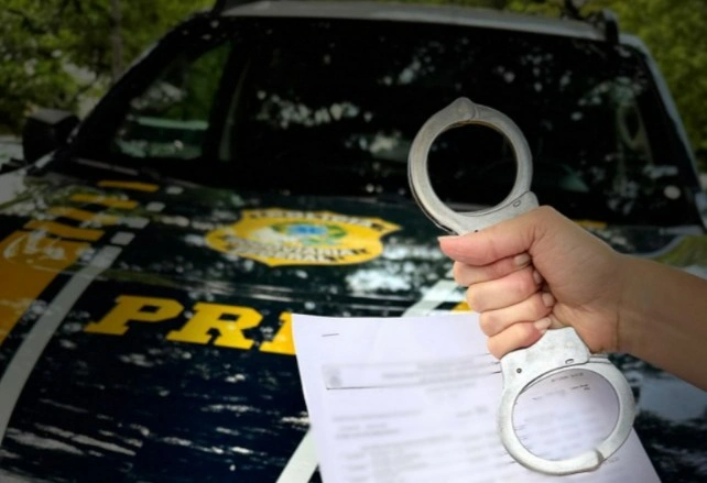 Suspeito de homicídio é preso com moto e celular roubados em Floriano