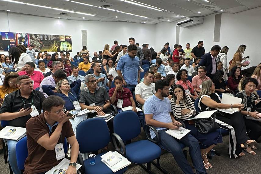 TCE-PI realiza seminário para treinamento dos novos gestores municipais TCE-PI realiza seminário para treinamento dos novos gestores municipais