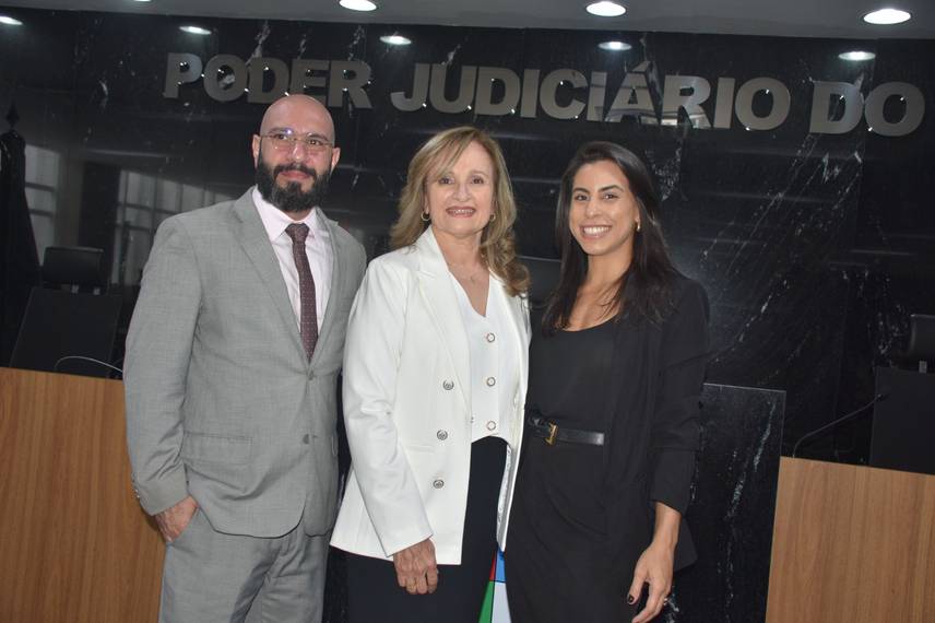 Valdênia Moura assume como juíza substituta no TJ-PI Valdênia Moura assume como juíza substituta no TJ-PI