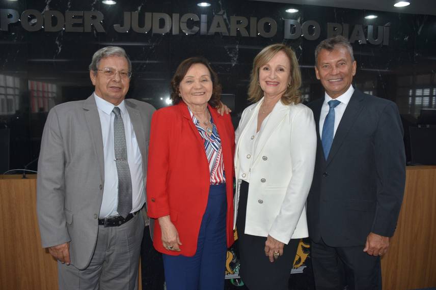 Valdênia Moura assume como juíza substituta no TJ-PI Valdênia Moura assume como juíza substituta no TJ-PI