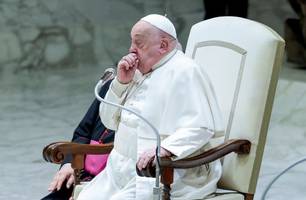 Após crise respiratória, Papa Francisco recebe transfusão de sangue (Foto: Reprodução/Internet)