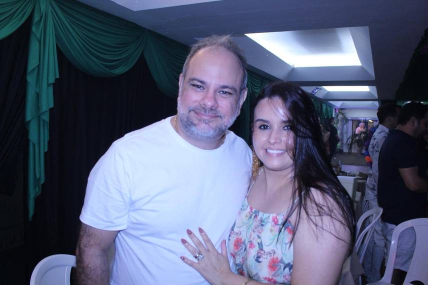 Baile do Hawaii anima foliões no Iate Clube de Teresina Baile do Hawaii anima foliões no Iate Clube de Teresina