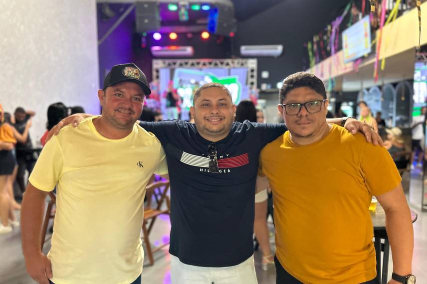 Bloco do Pebinha realiza prévia em Timon com muito brilho e animação Bloco do Pebinha realiza prévia em Timon com muito brilho e animação