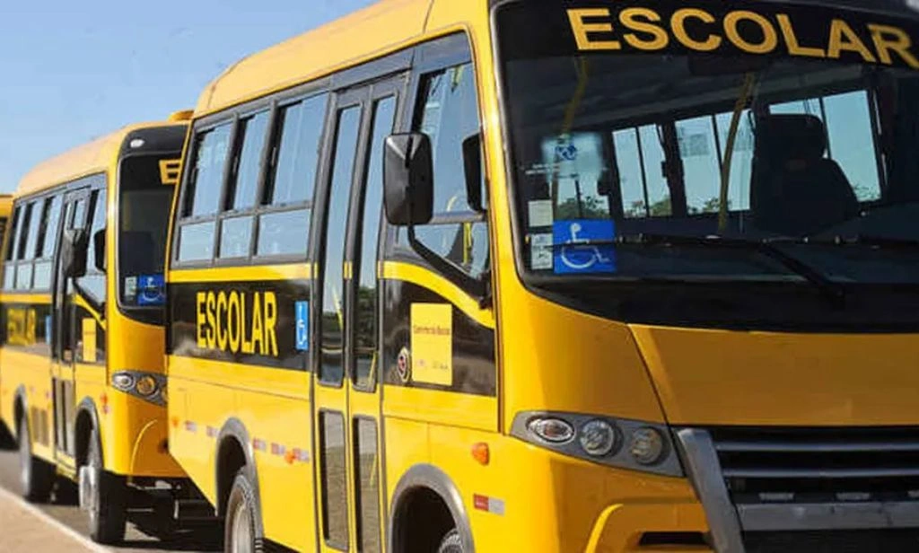 Boa Hora oferece transporte grátis para estudantes que estudam à noite em Piripiri