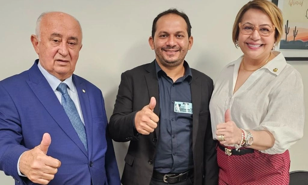 Boa Hora: Prefeito se reúne com senadora e deputado