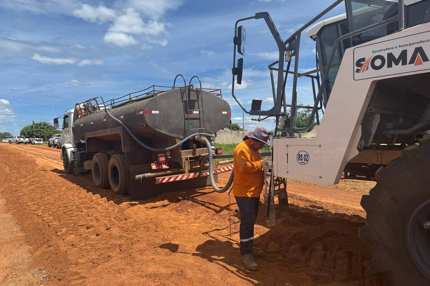 Governador assina ordens de serviço e inaugura obras em Caridade do Piauí Governador assina ordens de serviço e inaugura obras em Caridade do Piauí