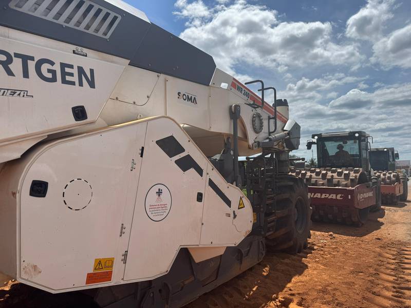 Governador assina ordens de serviço e inaugura obras em Caridade do Piauí
