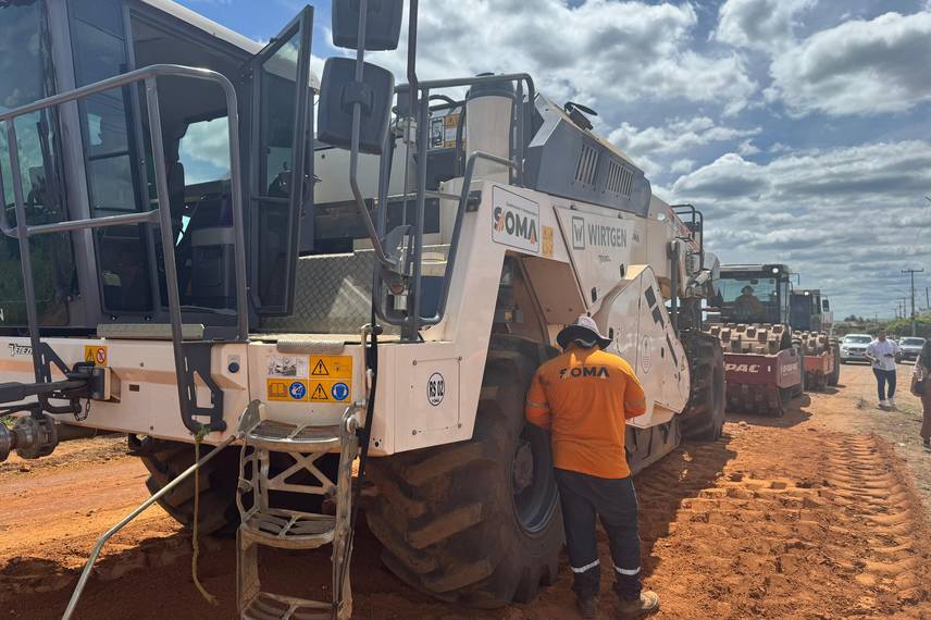 Governador assina ordens de serviço e inaugura obras em Caridade do Piauí Governador assina ordens de serviço e inaugura obras em Caridade do Piauí