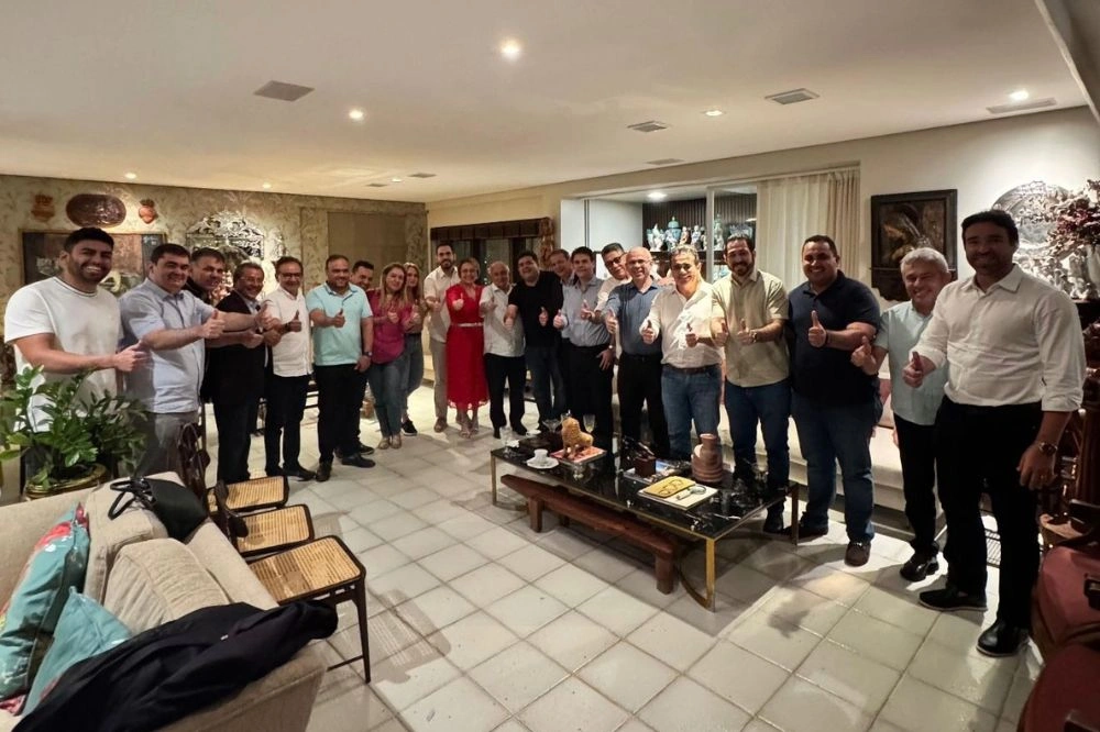 Governador se reuniu com nomes do MDB e PSD