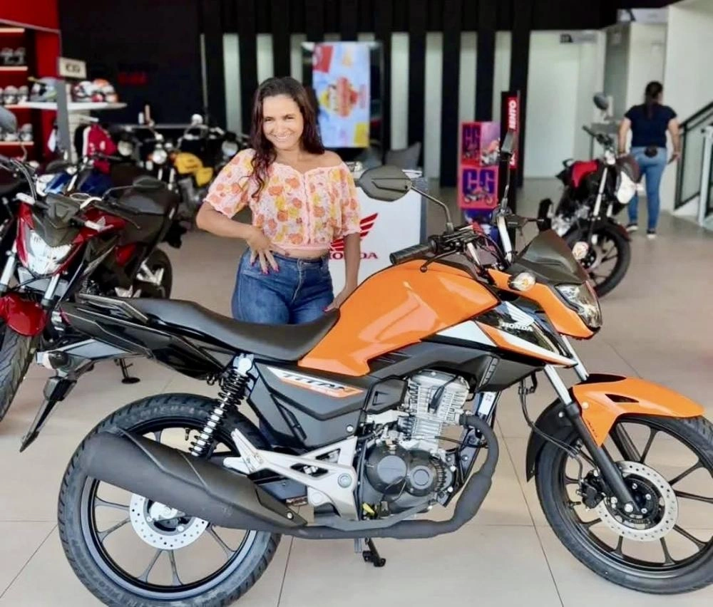 Mulher colide motocicleta contra cavalo em rodovia e morre em município no Piauí
