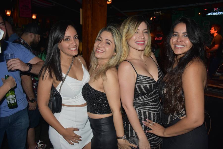 Noite de rock no Locomotiva Irish Pub agita jovens na zona Leste de Teresina