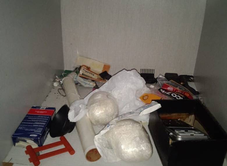 Operação do DENARC em Teresina prende quatro e apreende drogas e armas de fogo Operação do DENARC em Teresina prende quatro e apreende drogas e armas de fogo
