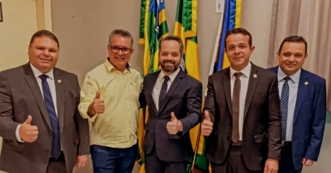 Prefeito de Nazária participa da posse da nova diretoria da APPM