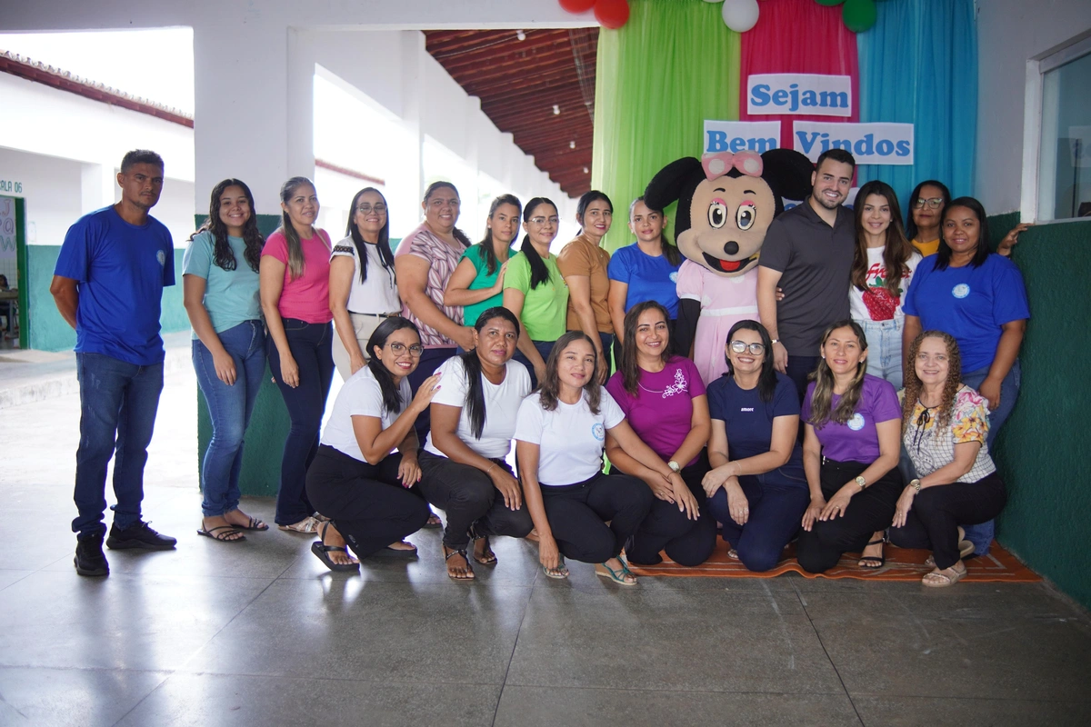 Prefeito Manoel Portela acompanha início do ano letivo em Aroazes e reforça compromisso com a educação